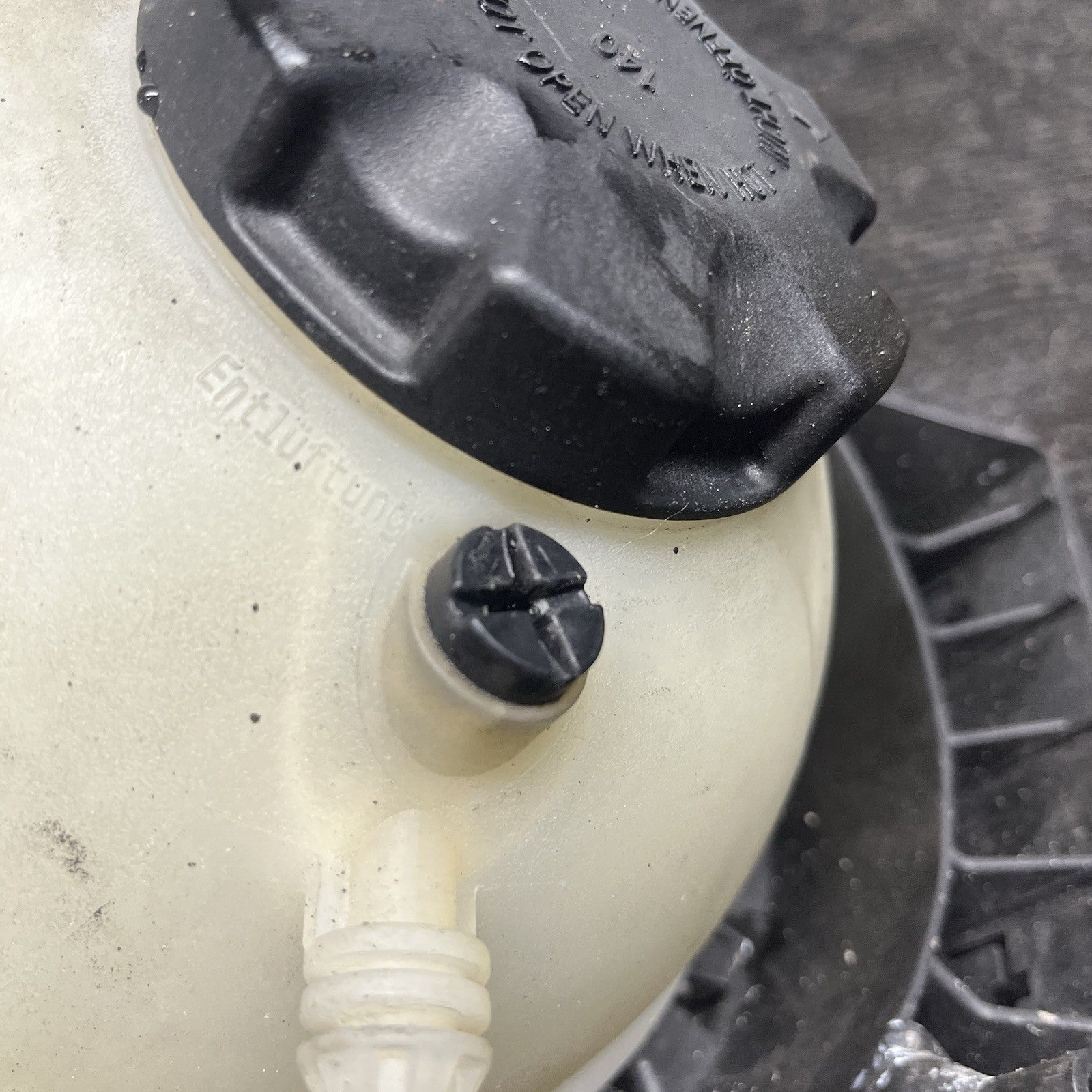 ☑️ 2012-2016 BMW 328xi F30 OEM 2.0 N20 Engine Coolant Reservoir Oveflow 7642159