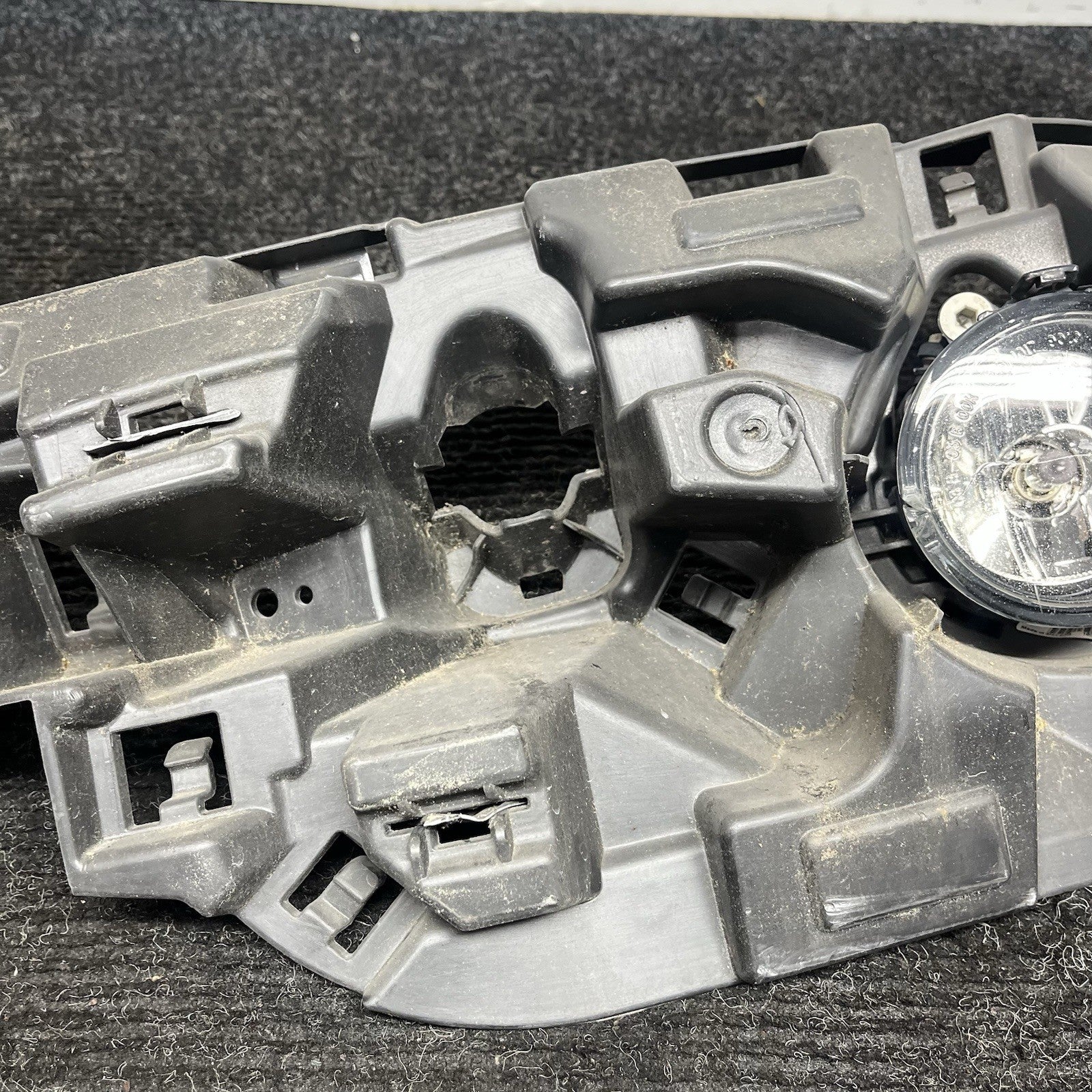 ☑️ 2011-2014 BMW X3 Front Driver Left Bumper Headlight Holder Mount Bracket OEM