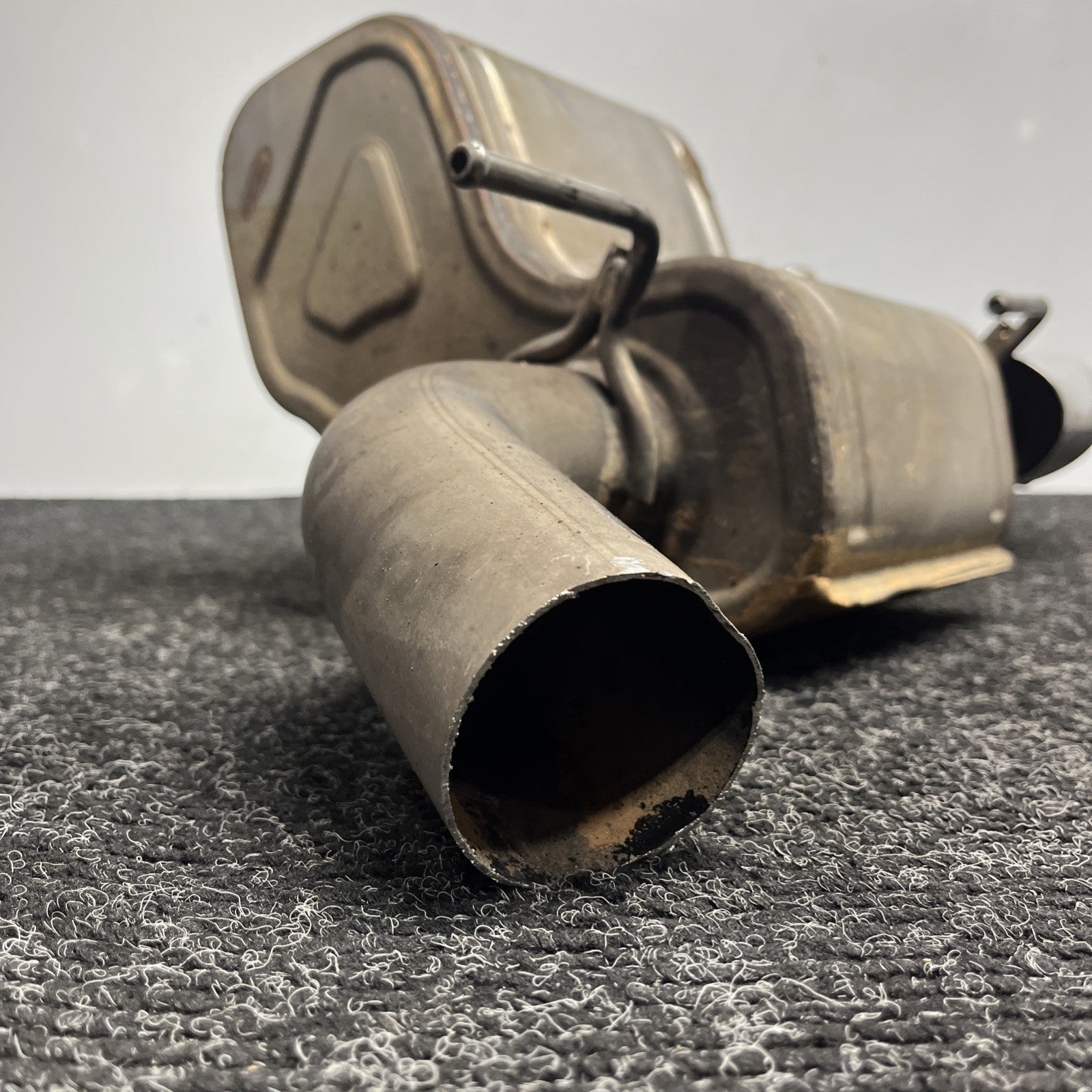 ☑️ 14-19 Ghibli 3.0L Motor Engine Driver Side Left LH Exhaust Muffler OEM