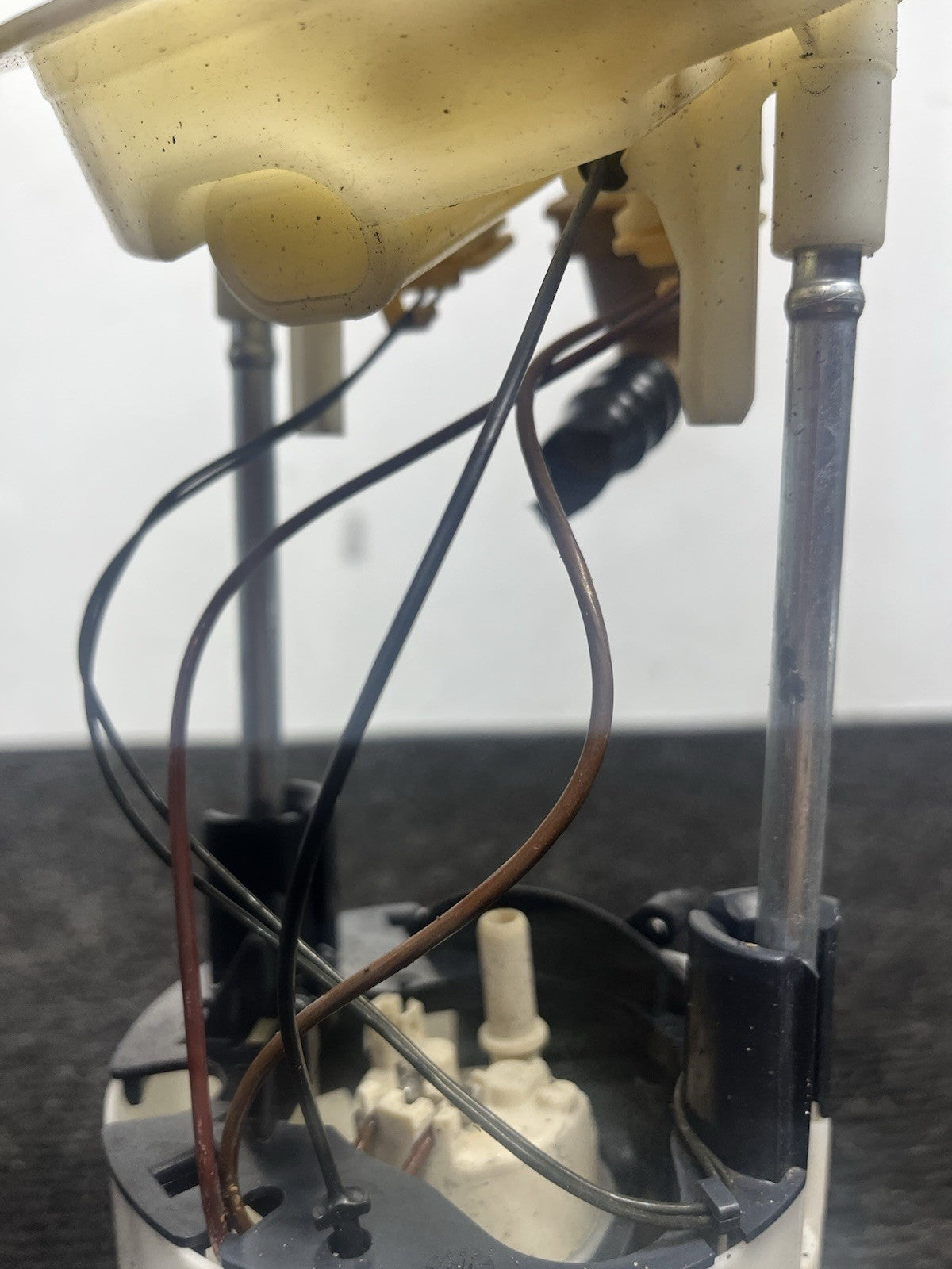 ☑️ 07-13 BMW E82 E88 E90 E91 E92 E93 128I 135I 328I 335I Fuel Pump Sending OEM