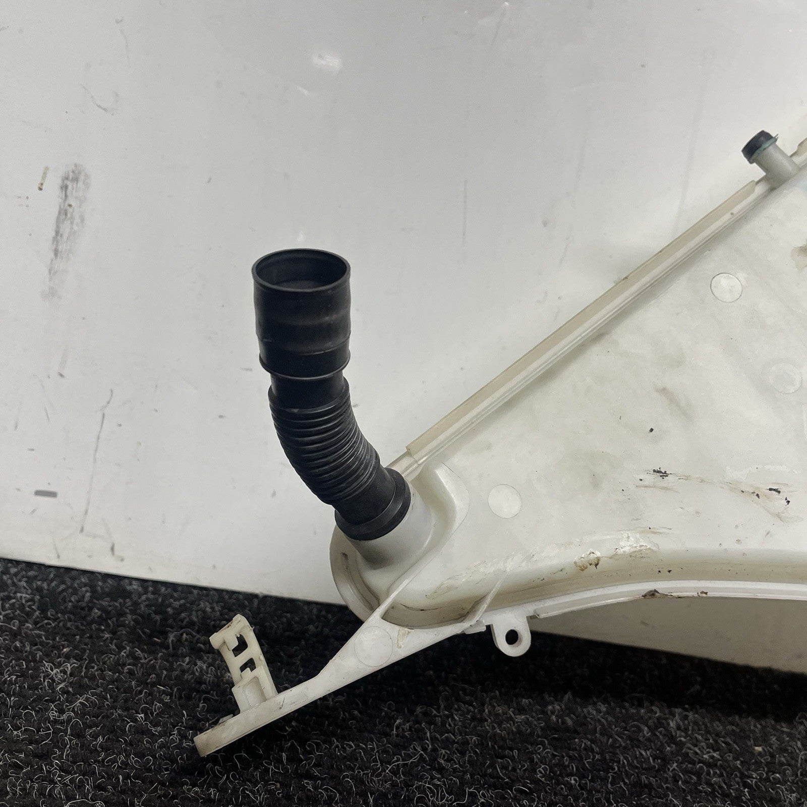 ☑️2013 BMW 320i 328i 335i 340i 330i F30 Windshield Washer Reservoir Tank 7241672