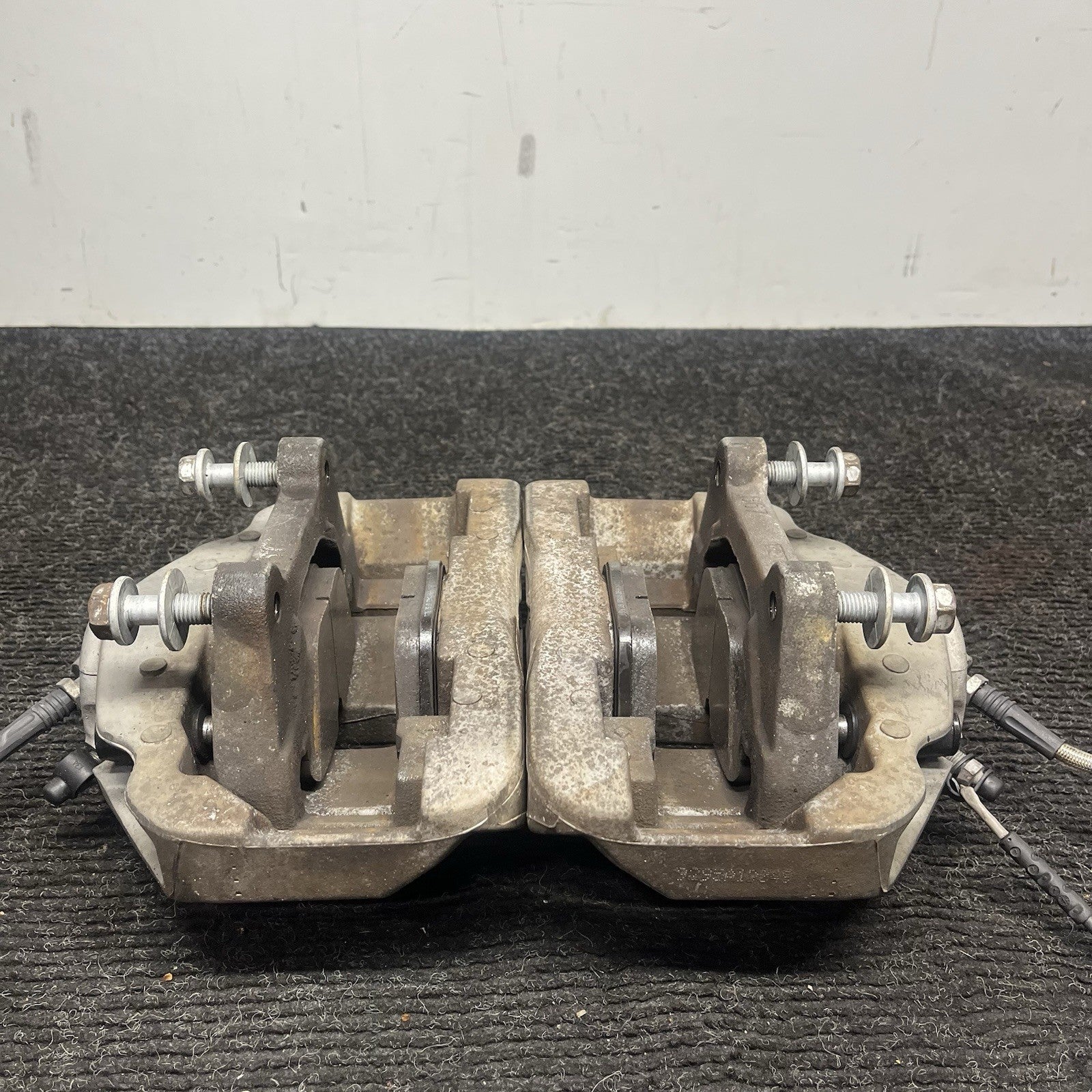 ☑️ 06-11 E90 E91 E92 E93 E84 335 BMW 335d Front Brake Caliper Set OEM
