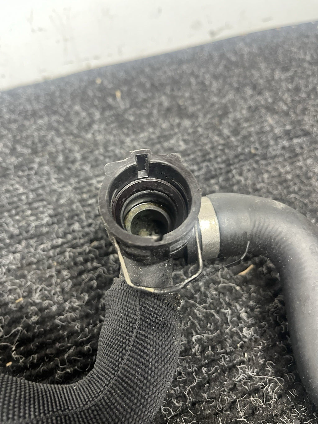 ☑️ OEM BMW E90 E92 E93 N54 RWD AT Thermostat Hose  Coolant Return Pipe Line