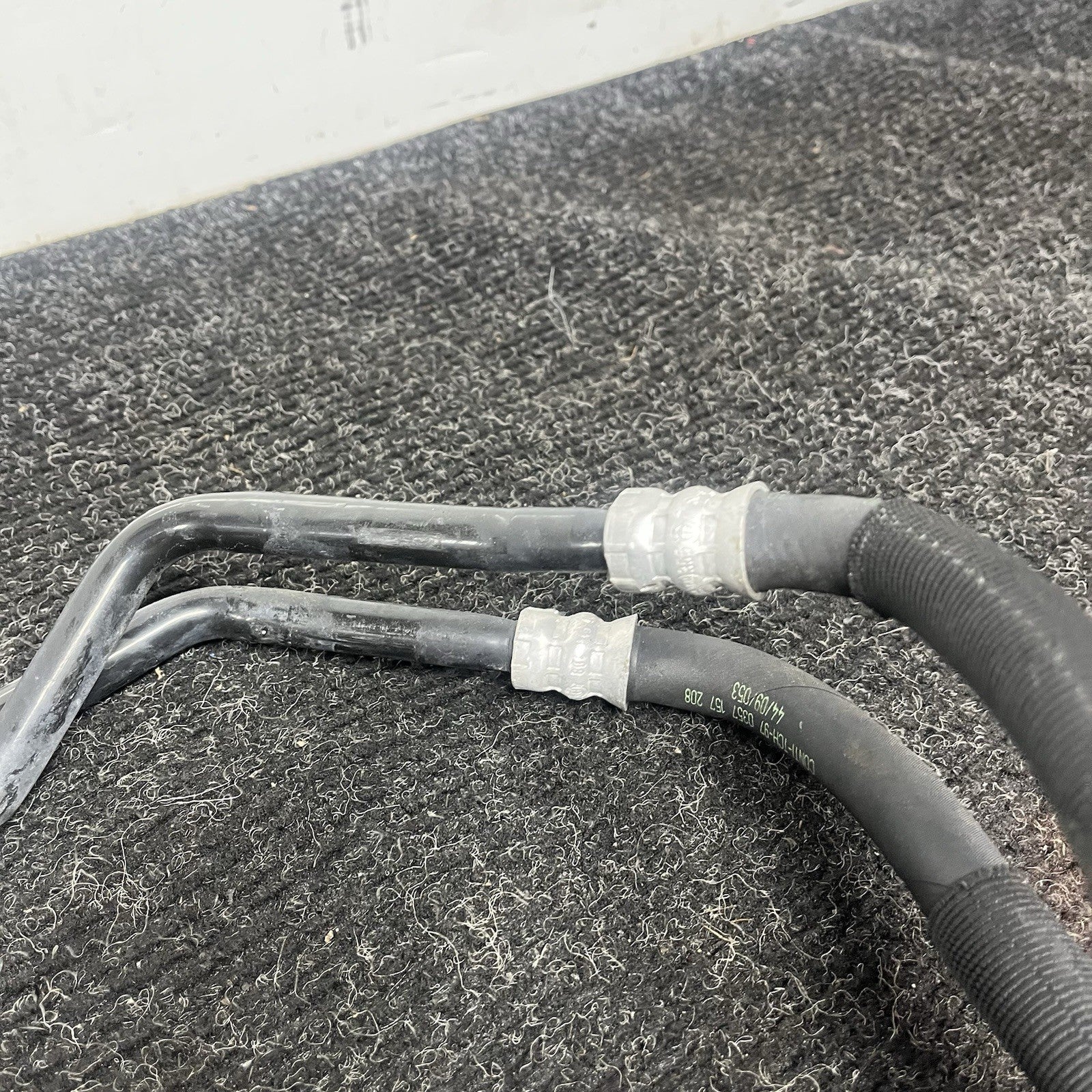 ☑️ 06-11 BMW E90 335d Transmission Oil Cooler Inlet Line Pipe Cooling Hose OEM