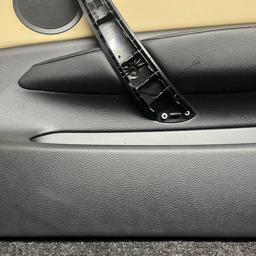 ☑️ 08-13 BMW E88 E82 135i 128i Front Passenger Door Card Panel Vinyl Oyster