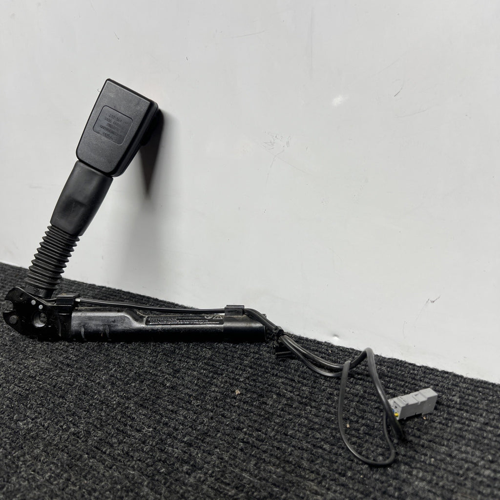 2005-2013 BMW 335XI E92 COUPE FRONT RIGHT PASSENGER SIDE SEAT BELT BUCKLE OEM