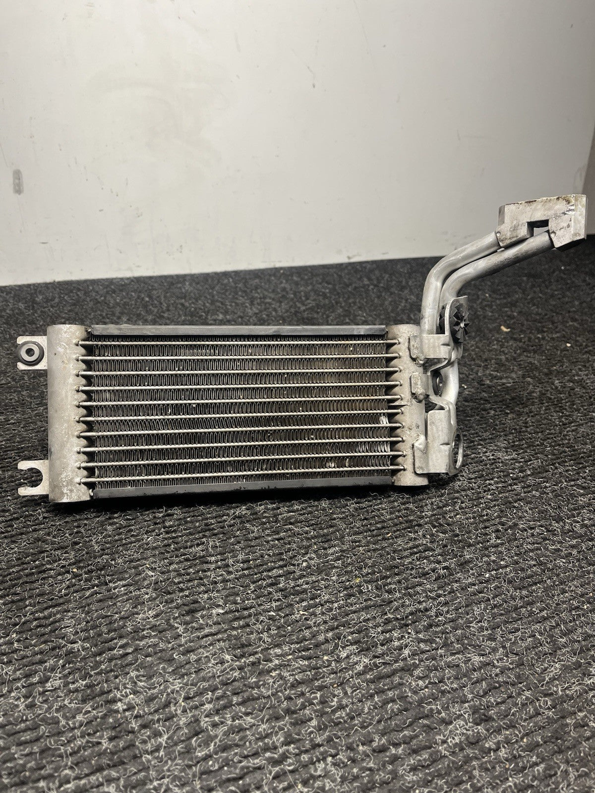 ☑️ 2008-2013 BMW E82 E88 E90 E92 E93 135i 335i N54 Factory Engine Oil Cooler OEM