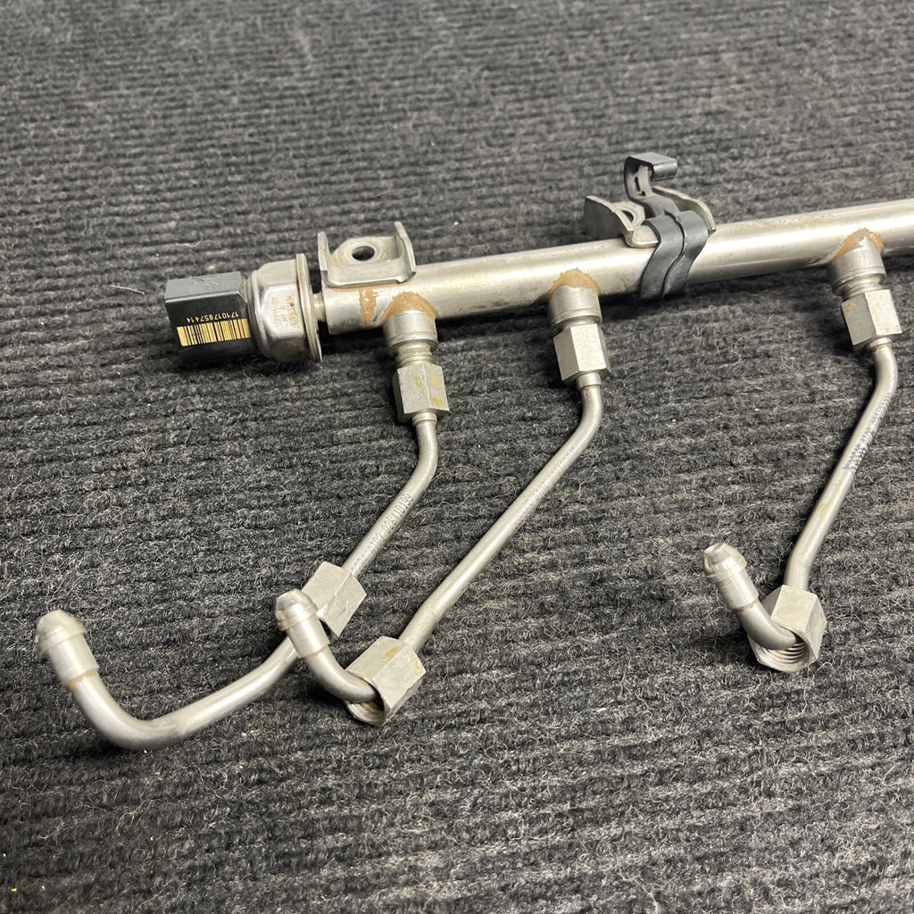 ☑️ BMW E88 E92 E60 135 335 535 N54 Engine High Pressure Fuel Rail Line Unit OEM