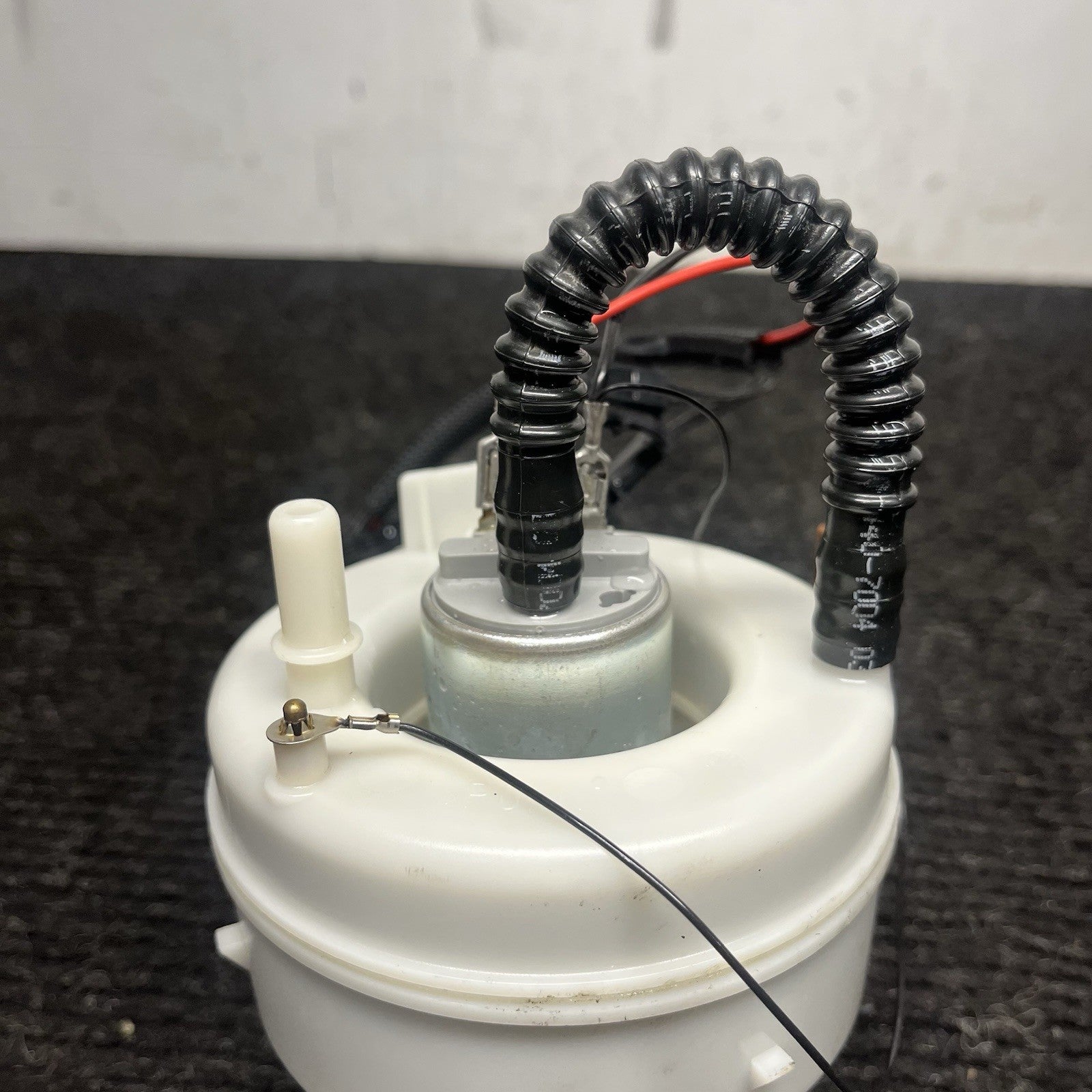 ☑️ 2007-2013 BMW 328i N51 E90 GENUINE OEM FUEL PUMP N51B30A 16147194207 7194207