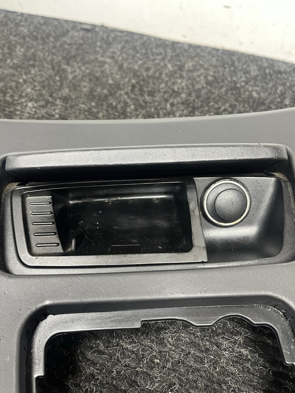 ☑️ 2009-2013 BMW E90 E92 M3 MANUAL CCC Leather Center Console Trim OEM 7903962
