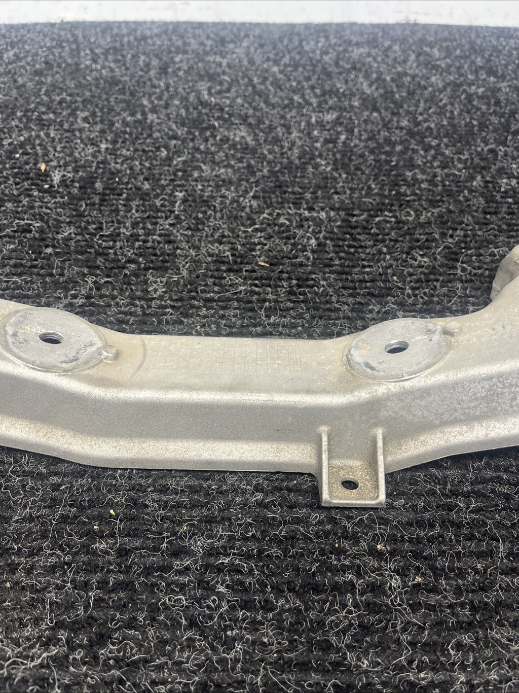 ☑️12-16 BMW F30 F32 RWD AUTOMATIC TRANSMISSION GEARBOX SUPPORT MOUNT BRACKET OEM