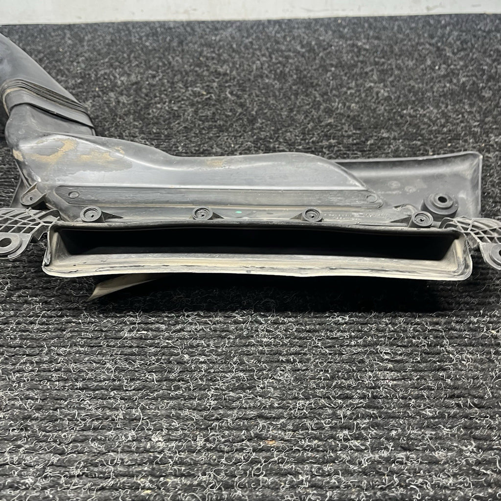 ☑️ 01-06 BMW E46 325i 325ci 330i 330ci 330xi Upper Radiator Air Duct OEM *NOTE*