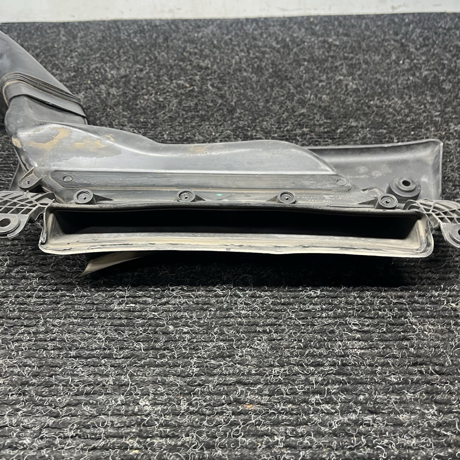 ☑️ 01-06 BMW E46 325i 325ci 330i 330ci 330xi Upper Radiator Air Duct OEM *NOTE*