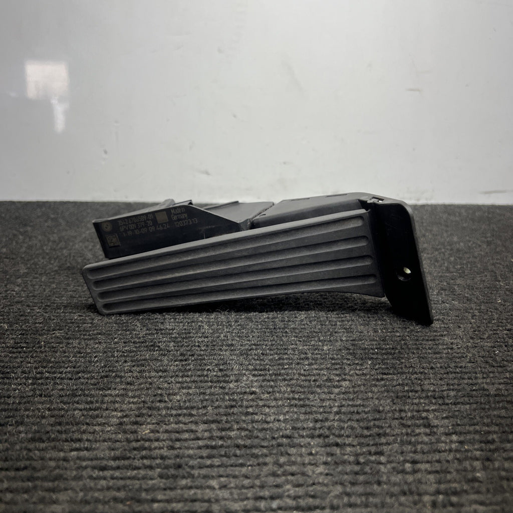 ☑️ Bmw E82 F88 128i 135i Gas Throttle Floor Pedal Lever Module Oem