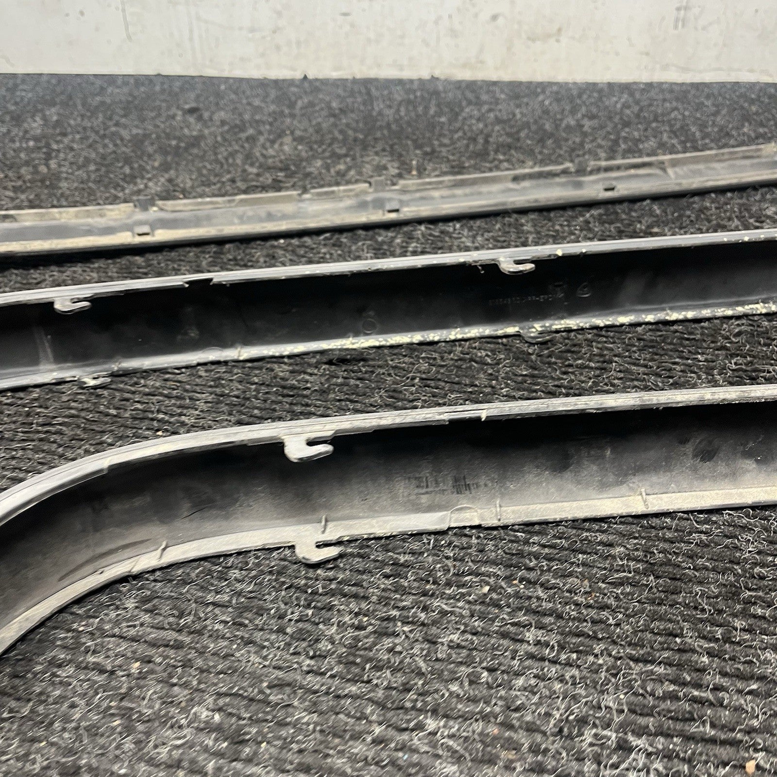 ☑️ 94-99 BMW E36 328i SEDAN SET OF 3 REAR BUMPER TRIM STRIP MOLDING OEM