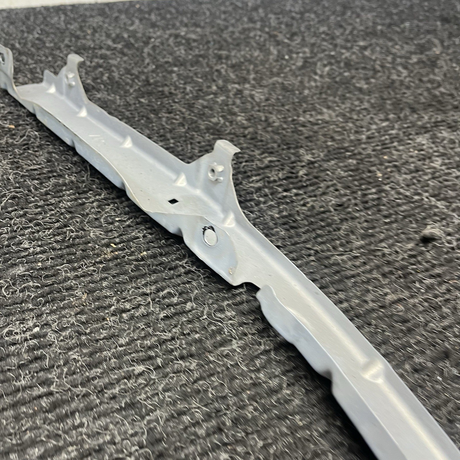 ☑️ 2013-19 Scion FRS Subaru BRZ 86 Front RH Right Side Fender Bracket OEM