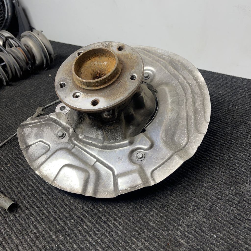 2007 - 2013 BMW 335i 328i E92 E90 Coupe Sedan Front Right Knuckle Hub OEM RWD