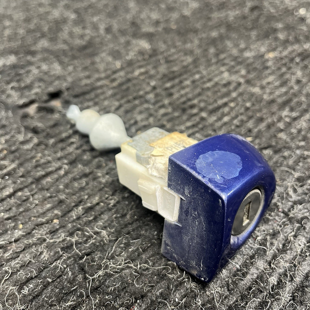 ☑️07-13 OEM BMW E90 335 M3 Left Driver Door Lock Key Cylinder Mechanism Blue
