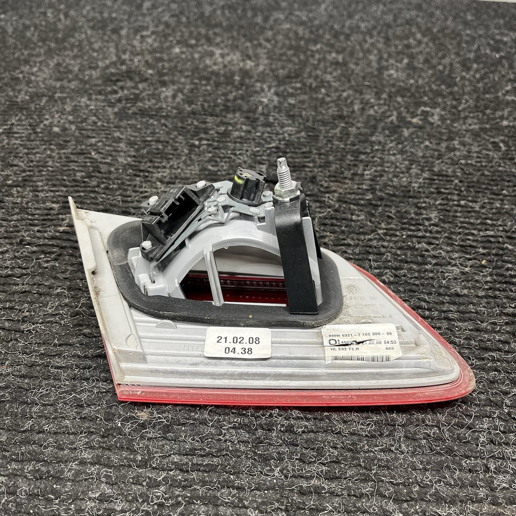 ☑️ 2007-2010 BMW E92 328i 335i COUPE INNER PASSENGER RH TAIL LIGHT PRE-LCI OEM