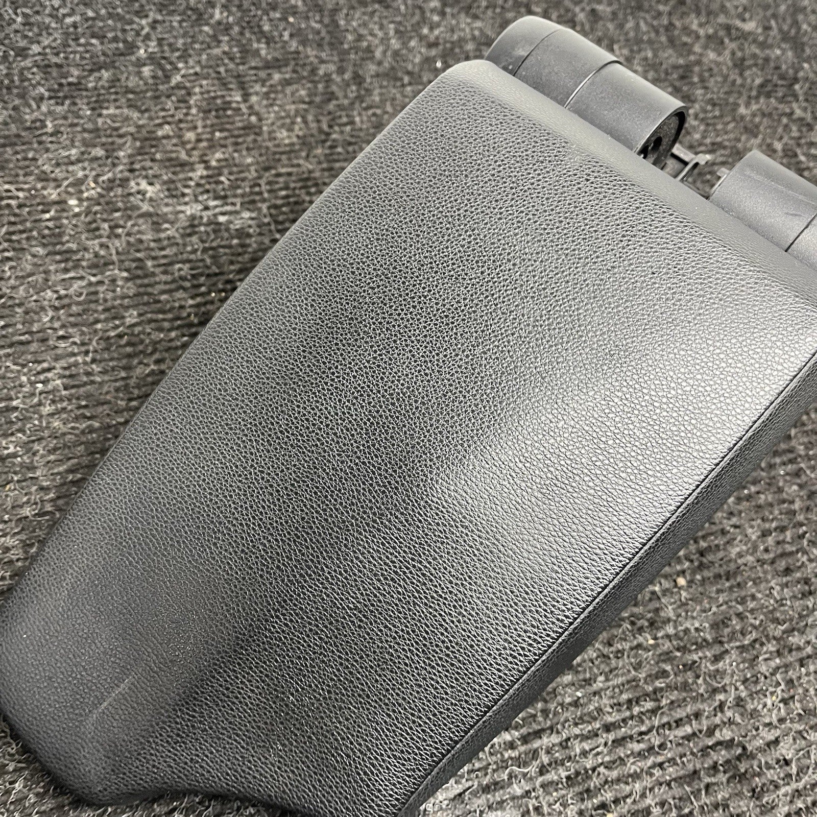 ☑️ 08-13 OEM BMW E88 E82 Center Console Armrest Tray Black Leather