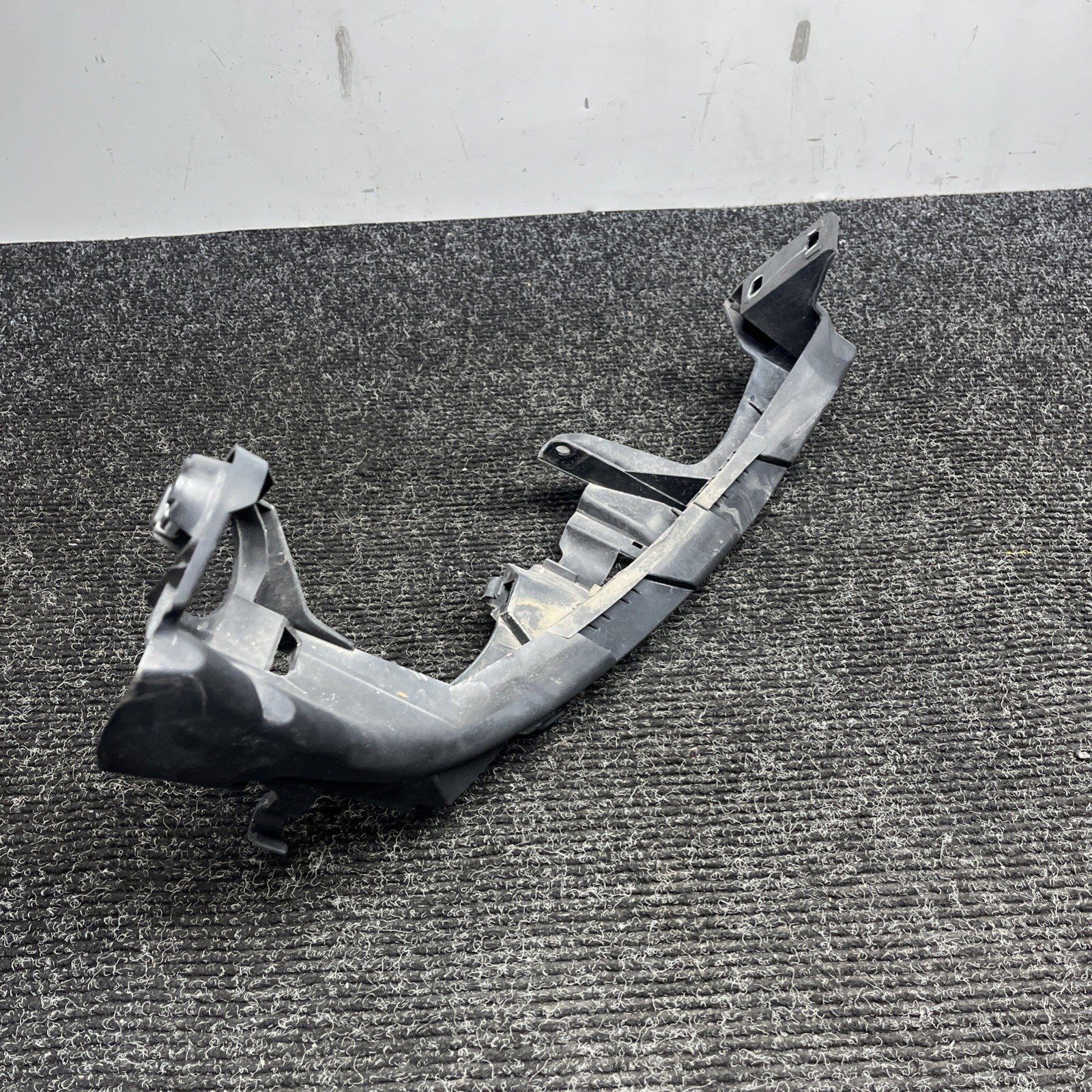 ☑️ 07-10 OEM BMW E92 E93 335 Right Passenger Headlight Bracket Carrier Mount