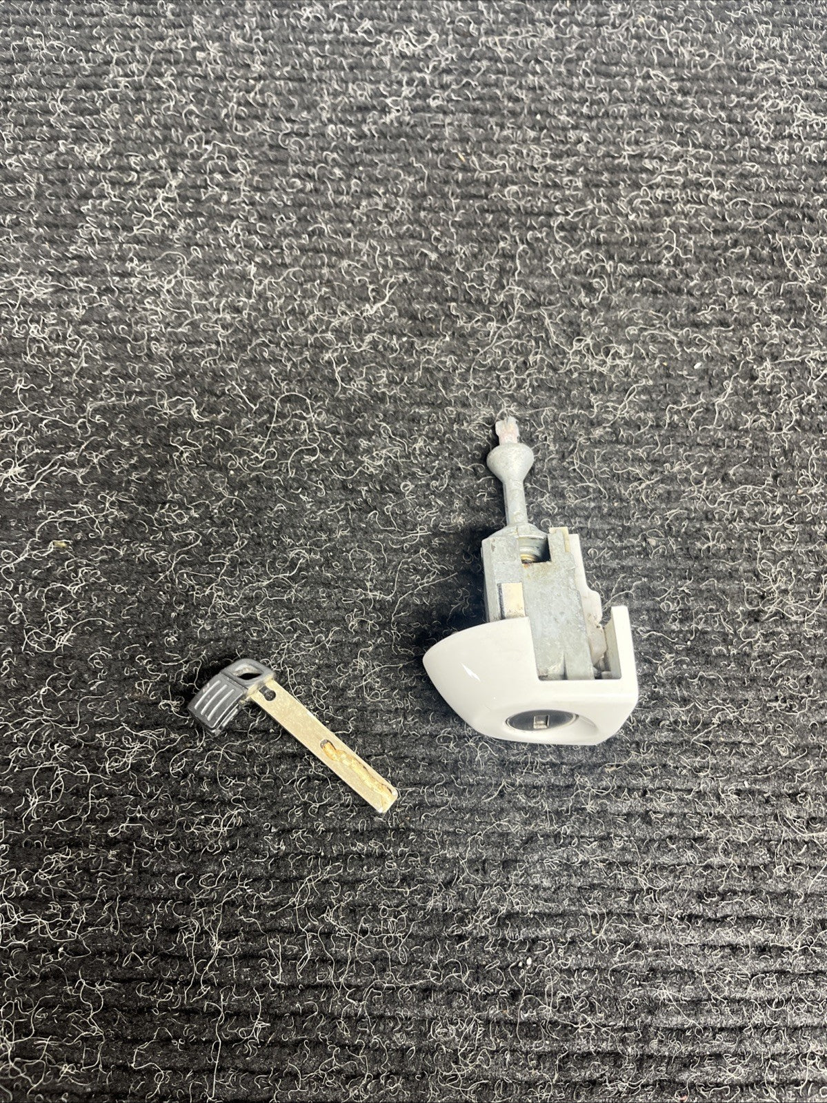 ☑️ 07-13 OEM BMW E92 E93 M3 Left Driver Door Lock Key Cylinder Mechanism White