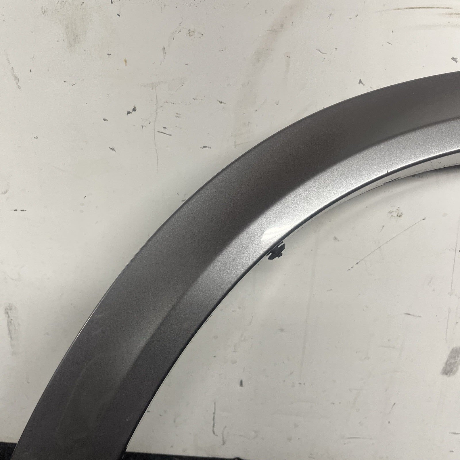 ☑️ 2010-2013 BMW E70 X5 M Sport Front Right Fender Panel Wheel Arch Molding OEM