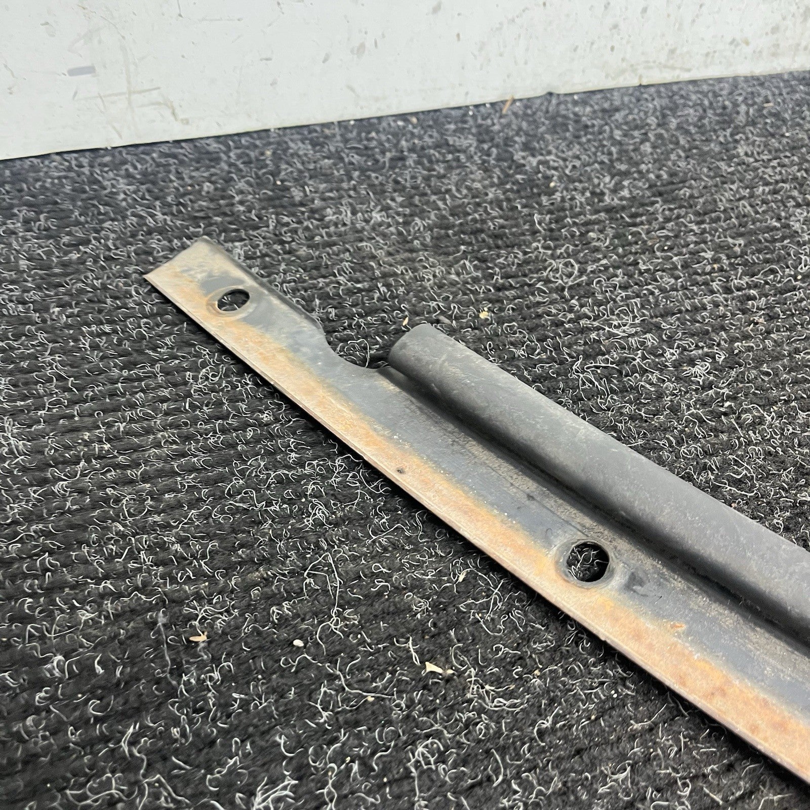 ☑️ 03-08 BMW Z4 E85 E86 Front Supporting Ledge Panel Cover Mount 51117044238 OEM