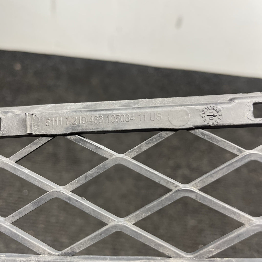 ☑️ 2011-2014 BMW X3 F25 Front Upper Center Bumper Grille OEM 7210466