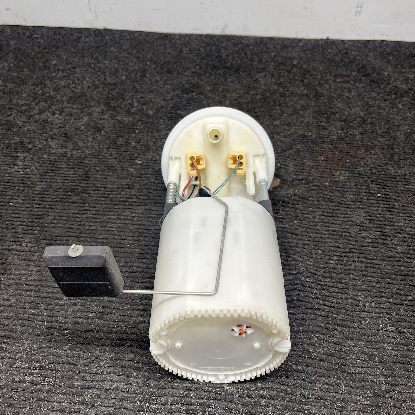 ☑️ 06-13 BMW E82 E88 E90 E91 E92 E93 135I 335I Fuel Pump OEM