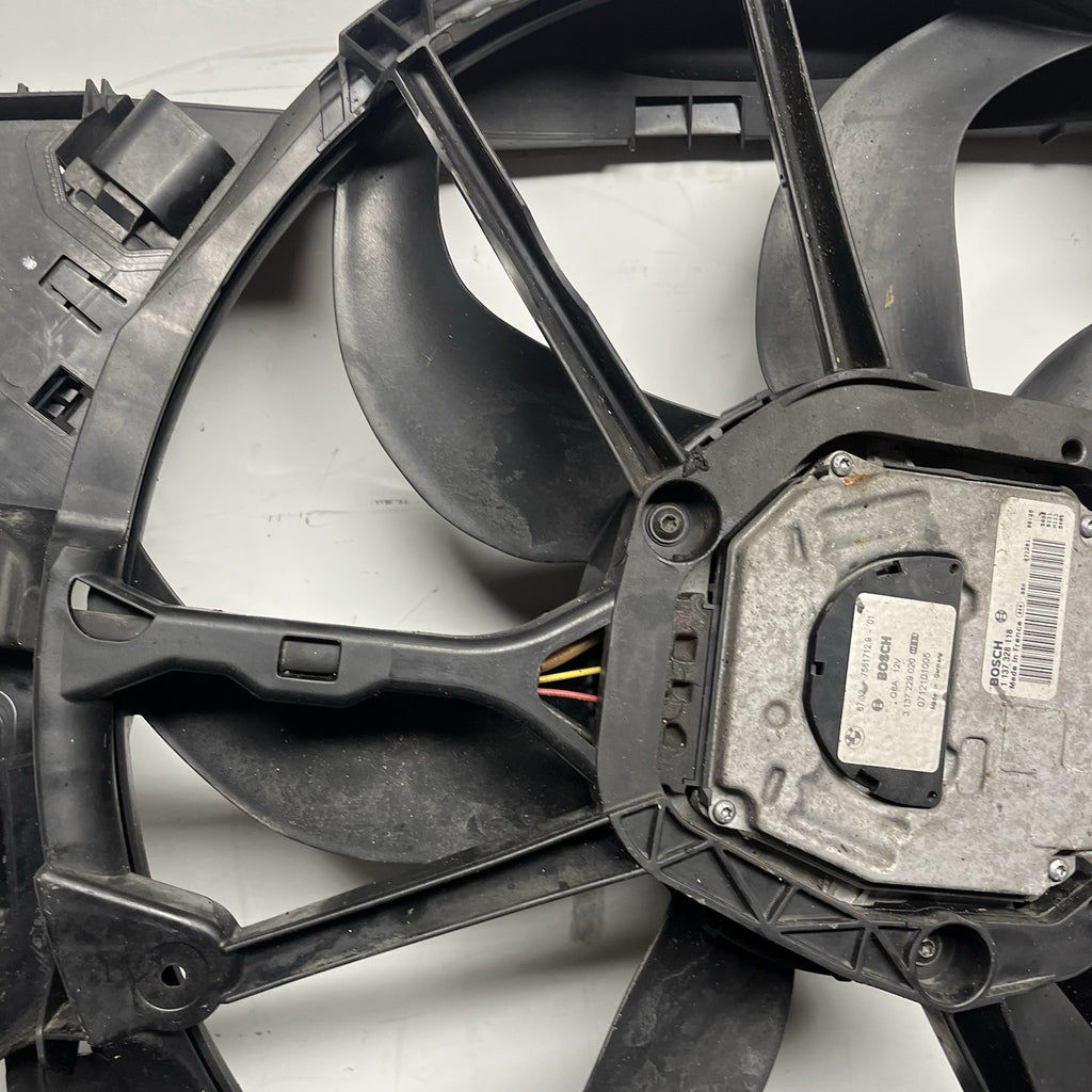 ☑️ 07-13 OEM BMW E88 E90 E92 N54 N55 Engine Radiator Cooling Auxiliary Fan 600W