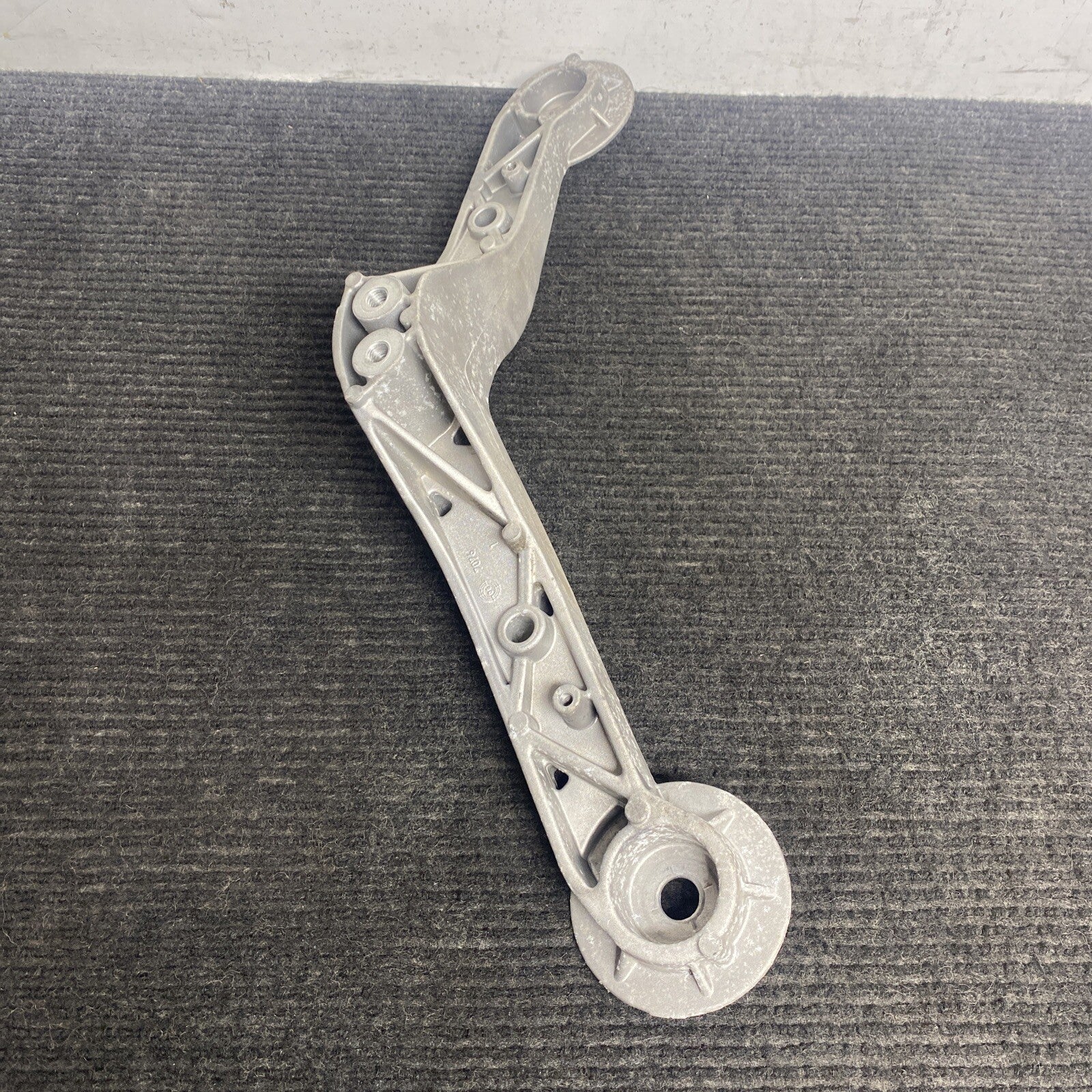 ☑️ 09-16 BMW Z4 E89 54k Miles Rear Suspension Lower Support Bracket Mount OEM