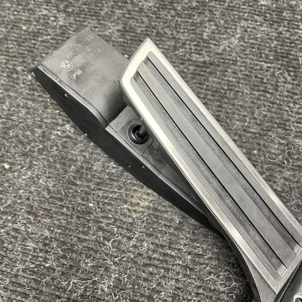☑️ OEM BMW E82 E88 E90 E92 E93 335is Accelerator Pedal Module Gas Pedal DCT