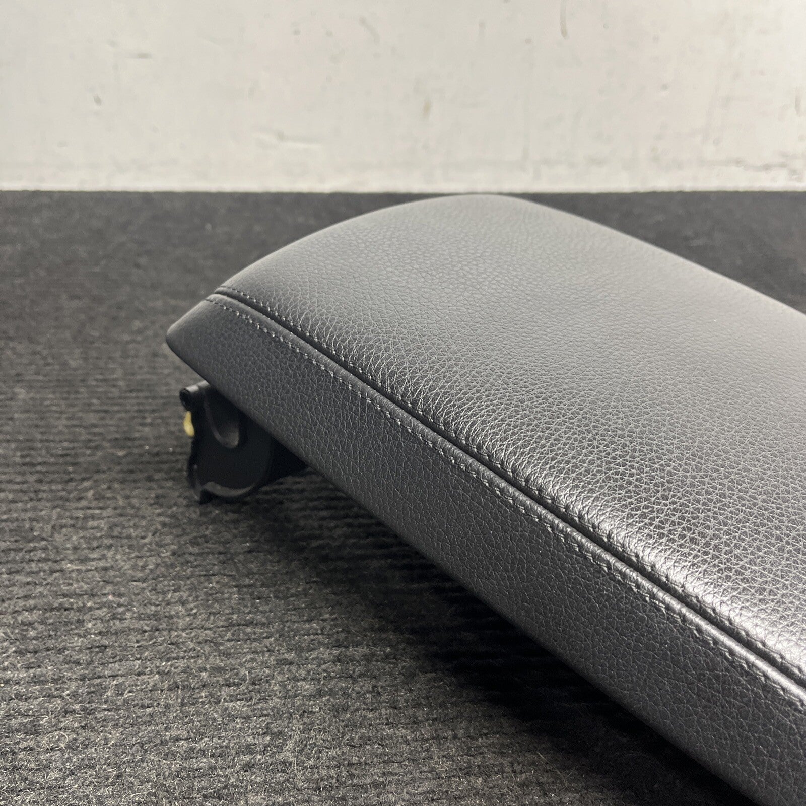 ☑️ BMW OEM Center Console Armrest Leather Black  F22 F23 228i 230i M235i M240i