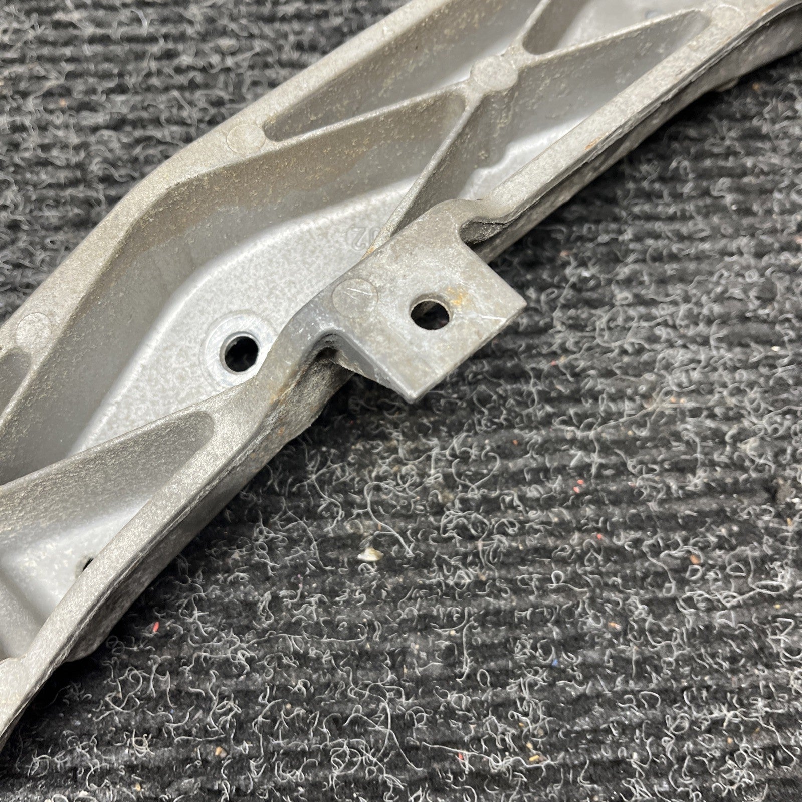 ☑️ BMW E90 E92 1/3 Series Auto Transmission Gearbox Support Mount Bracket OEM