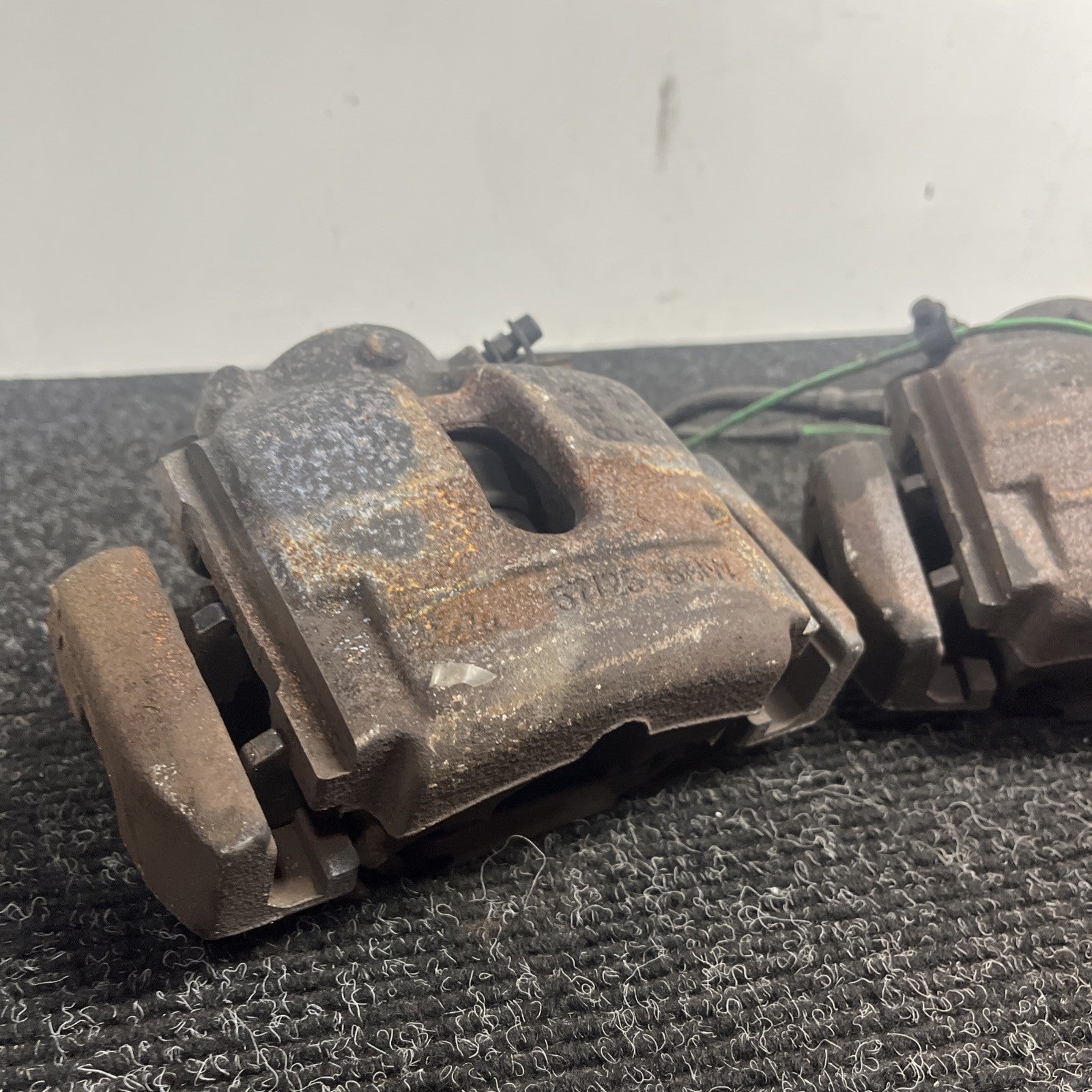 ☑️ 01-06 BMW E46 330i 330Ci RWD FRONT LEFT & RIGHT BRAKE CALIPER SET OEM