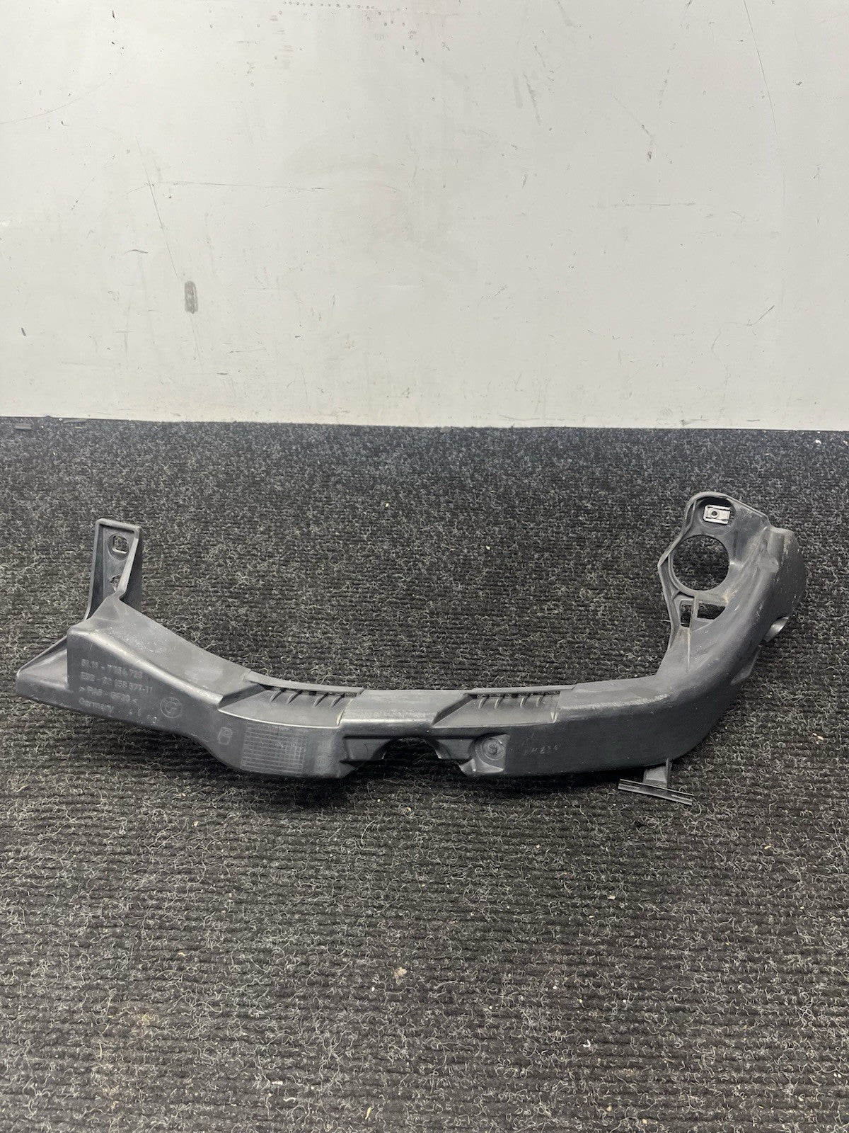 ☑️ 08-13 BMW E90 E92 E93 M3 OEM Drivers Left Headlight Bracket Carrier Mount LH