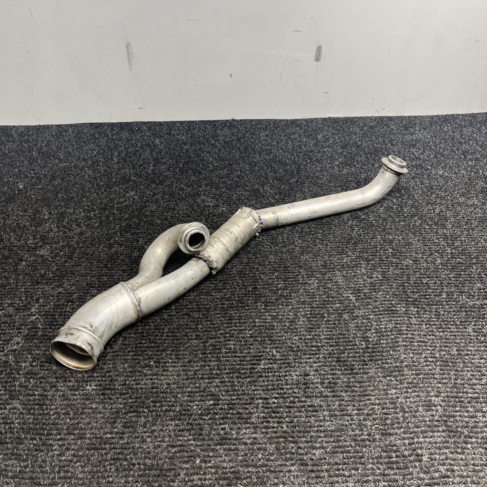 ☑️ Charge Air Induction Tract Charge Pipe BMW OEM E88 E82 N54 08-10 135i Z4 35i