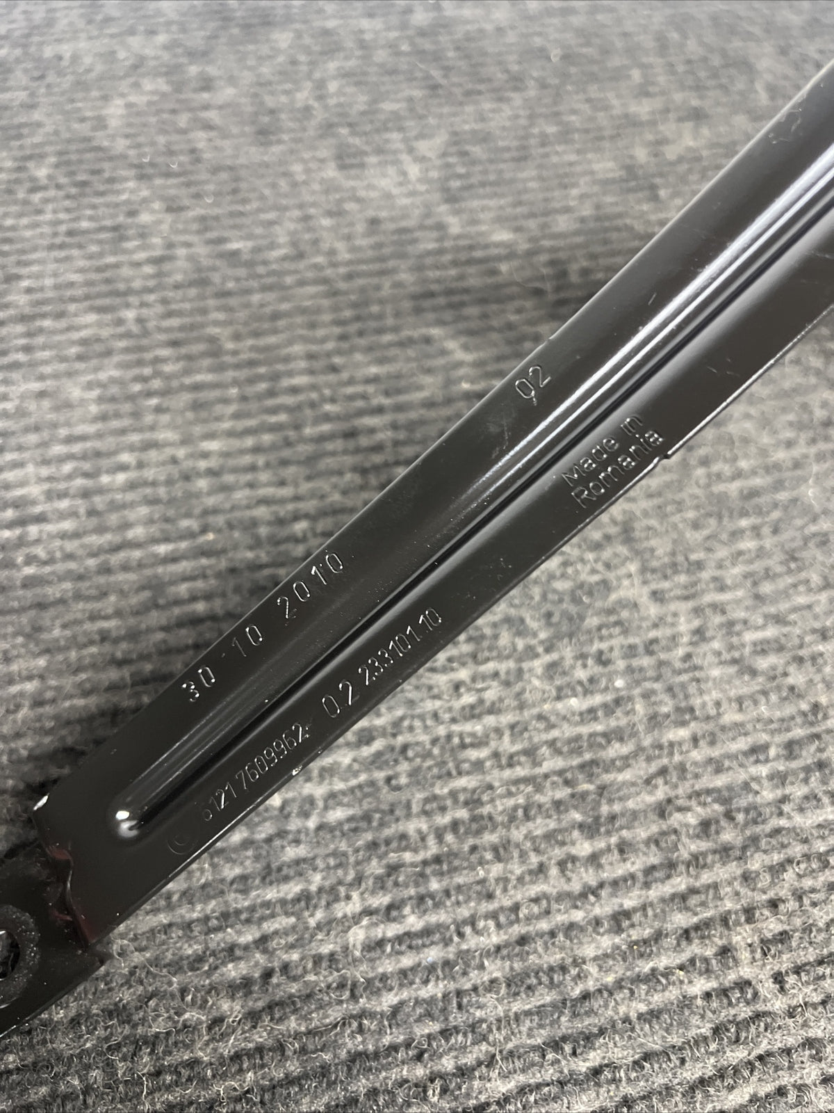 ☑️ 2011-2016 BMW 535I F10 BATTERY HOLD DOWN STRAP SUPPORTHOLDER BRACKET OEM