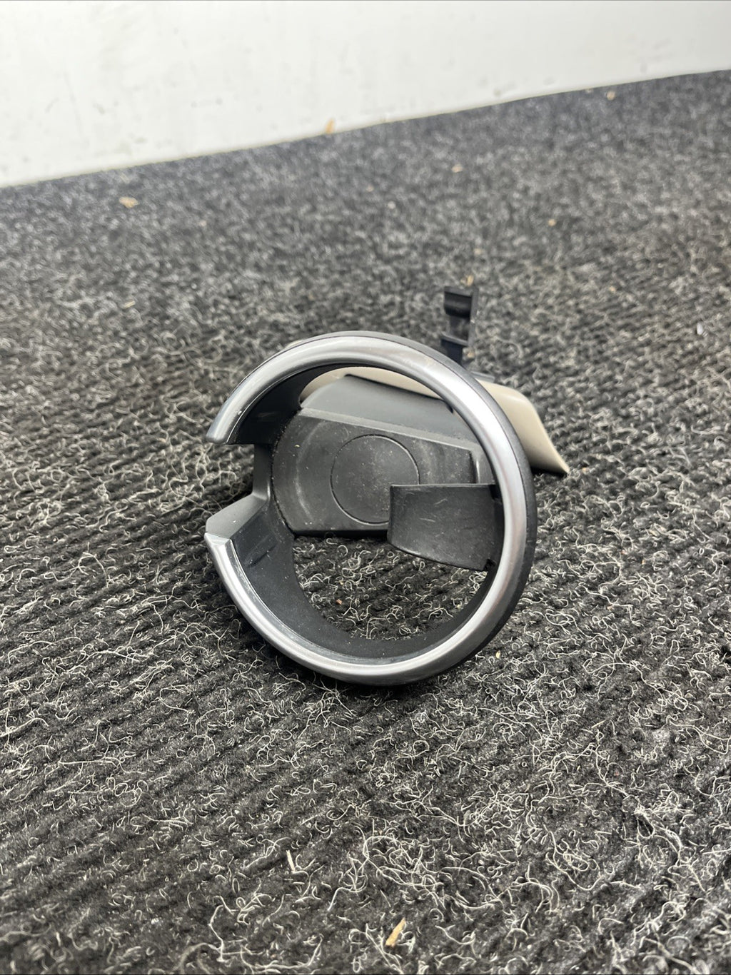☑️ 08-13 BMW E82 E88 FRONT CONSOLE CUPHOLDER CUP CAN w/ HOLDER 9122655 OEM