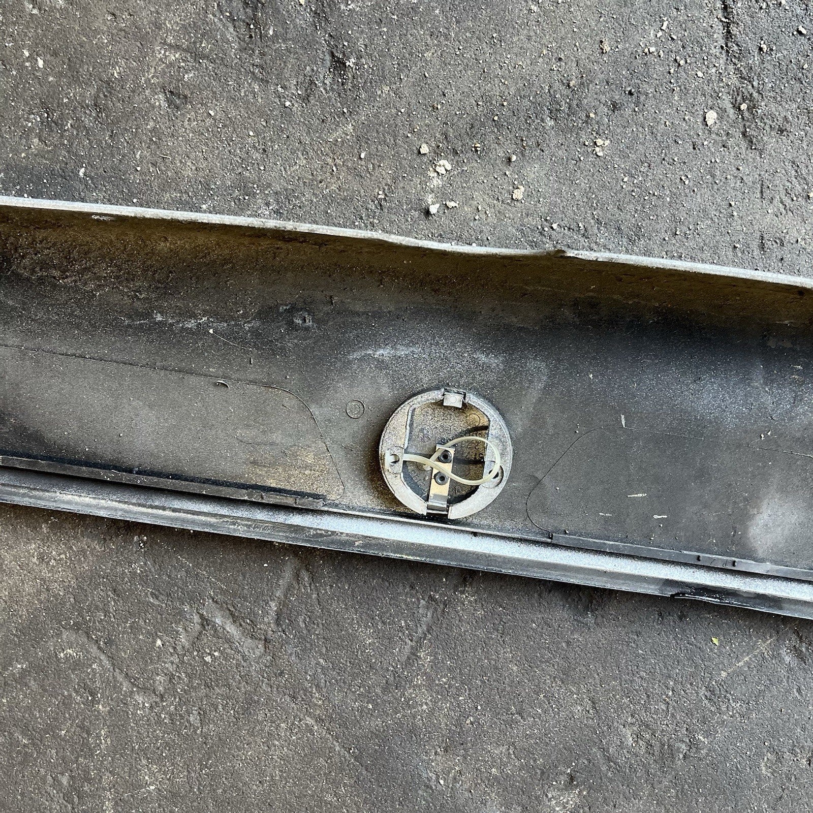 ☑️ 91-99 BMW E36 3 Series M3 Right Passenger Side Skirt Rocker Panel Silver OEM