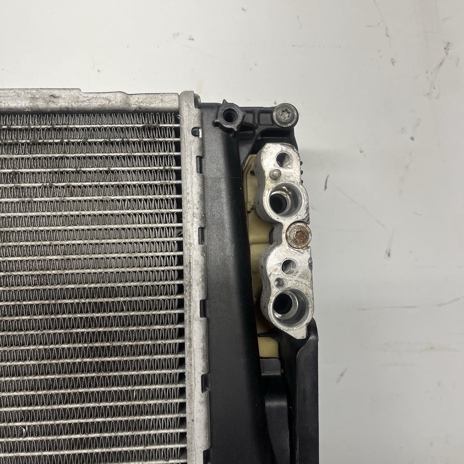 ☑️ 07-13 BMW E92 N54 335i RADIATOR A/T TRANSMISSION OIL COOLER W CONDENSER OEM