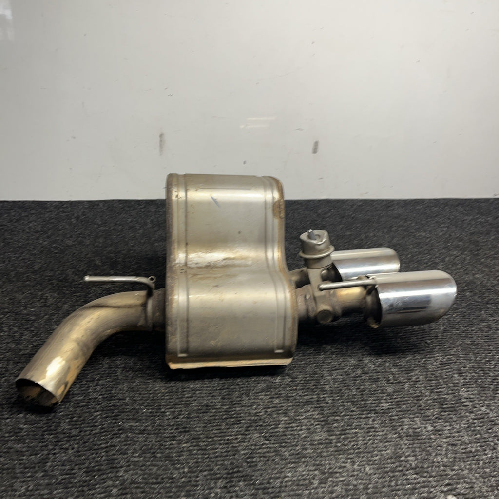 ☑️ 14-19 Ghibli 3.0L Motor Engine Driver Side Left LH Exhaust Muffler OEM