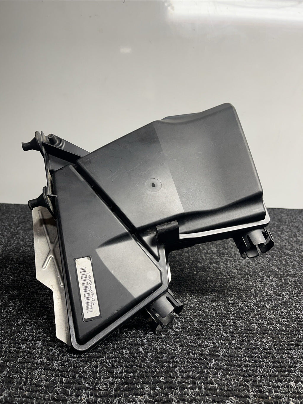 ☑️ 2016- 2022 BMW 740I G12 3.0L ENGINE AIR INTAKE RESONATOR OEM 13718607950