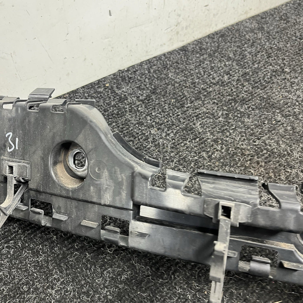 ☑️ Rear Bumper Center Guide Bracket OEM BMW E82 E88 135 128i 2008-2013