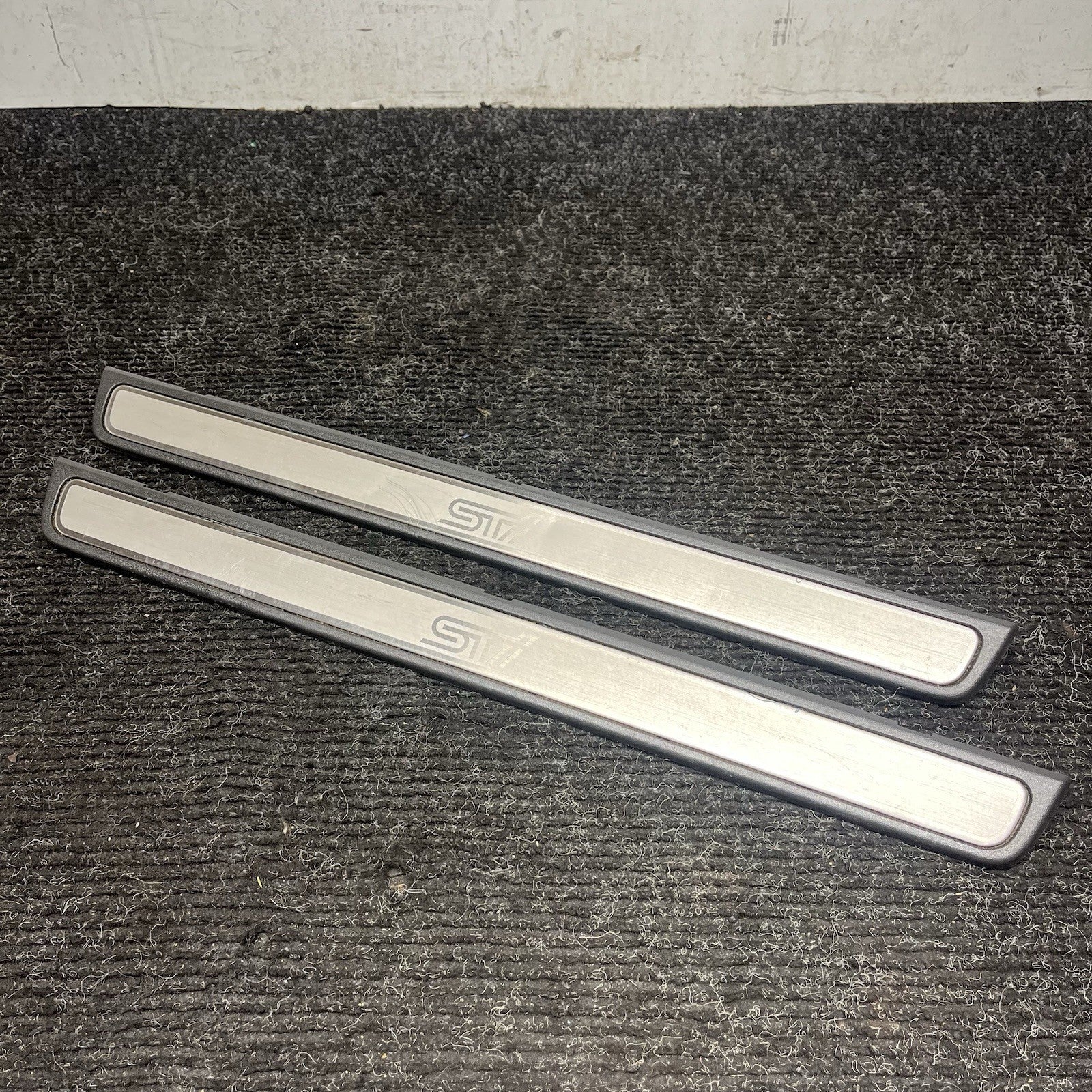☑️ 2008-2011 Subaru WRX STi Front Door Sill Trim Scuff Panel PAIR LH RH