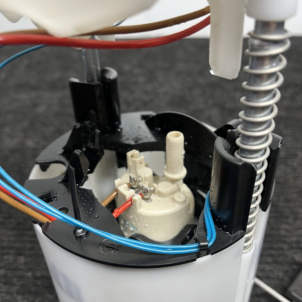 ☑️ 06-13 BMW E82 E88 E90 E91 E92 E93 135I 335I Fuel Pump OEM