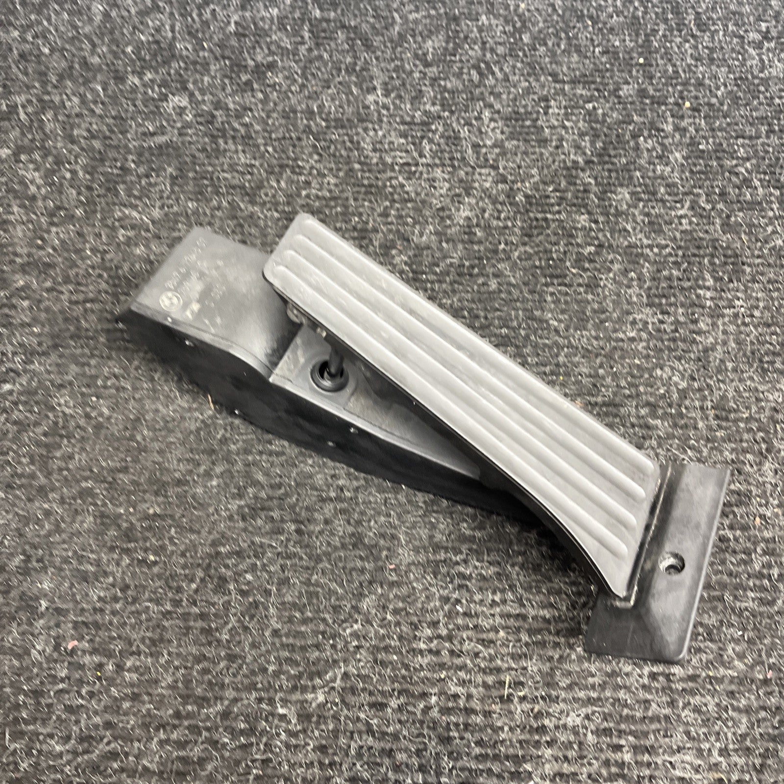☑️ 07-13 BMW 328i 335i E90 E92 E93 Gas Pedal Accelerator Sensor OEM 6852644