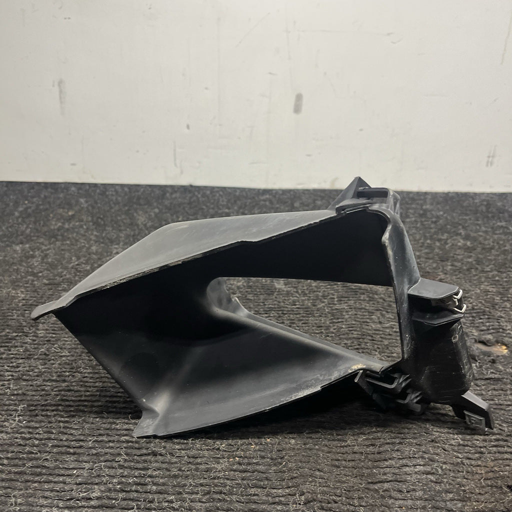 ☑️ 08-13 OEM BMW E82 E88 135i Front Right Passenger Side Oil Cooler Air Duct