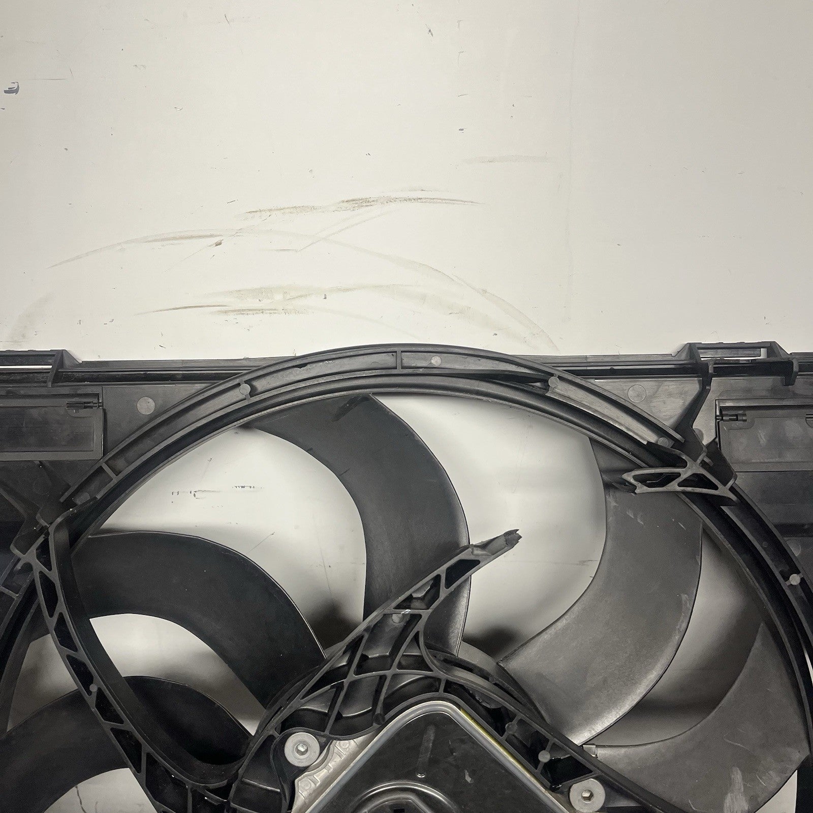 ☑️ OEM BMW F22 F30 F32 F36 Engine B46 B58 Radiator Cooling Auxiliary Fan DAMAGED